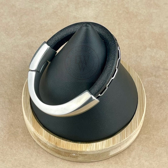 Arena Leather Bracelet in Silver Rhodium Chain on Black Leather –Silver Magnetic Clasp