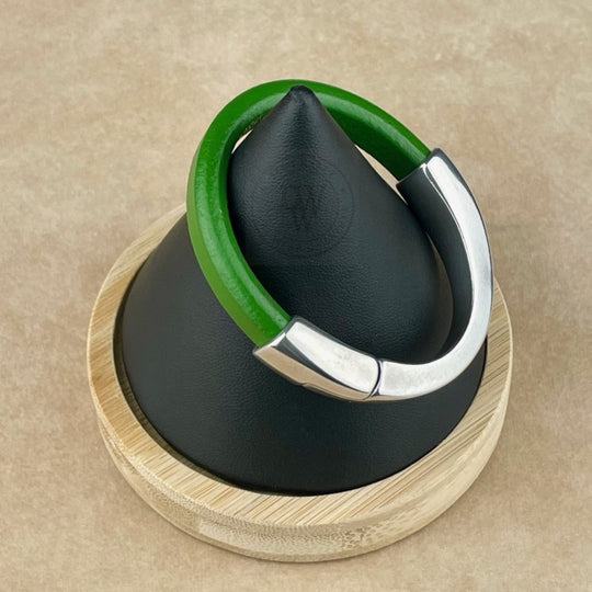 Arena Leather Bracelet in Kelly Green –Silver Magnetic Clasp