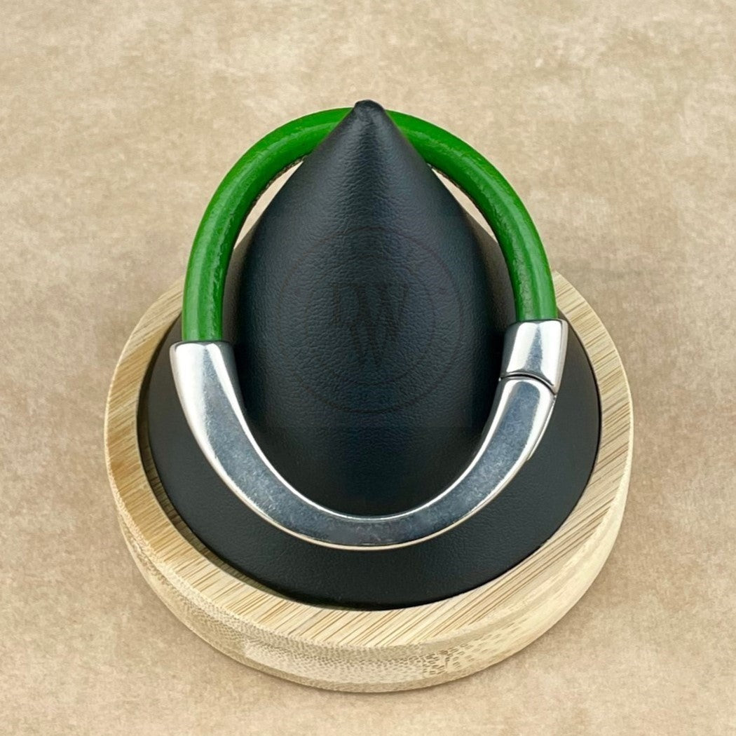 Arena Leather Bracelet in Kelly Green –Silver Magnetic Clasp