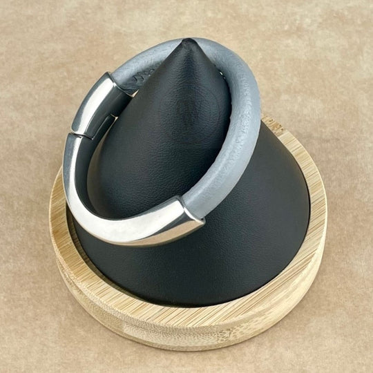 Arena Leather Bracelet in Light Gray –Silver Magnetic Clasp