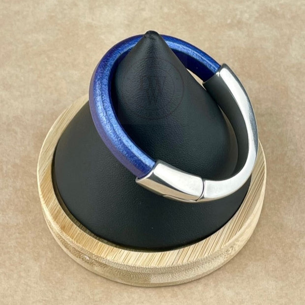 Arena Leather Bracelet in Metallic Amethyst–Silver Magnetic Clasp