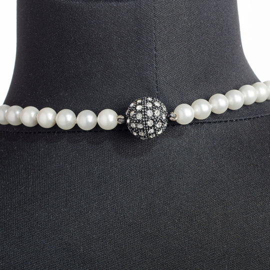 Pearl Necklace with Black Chain