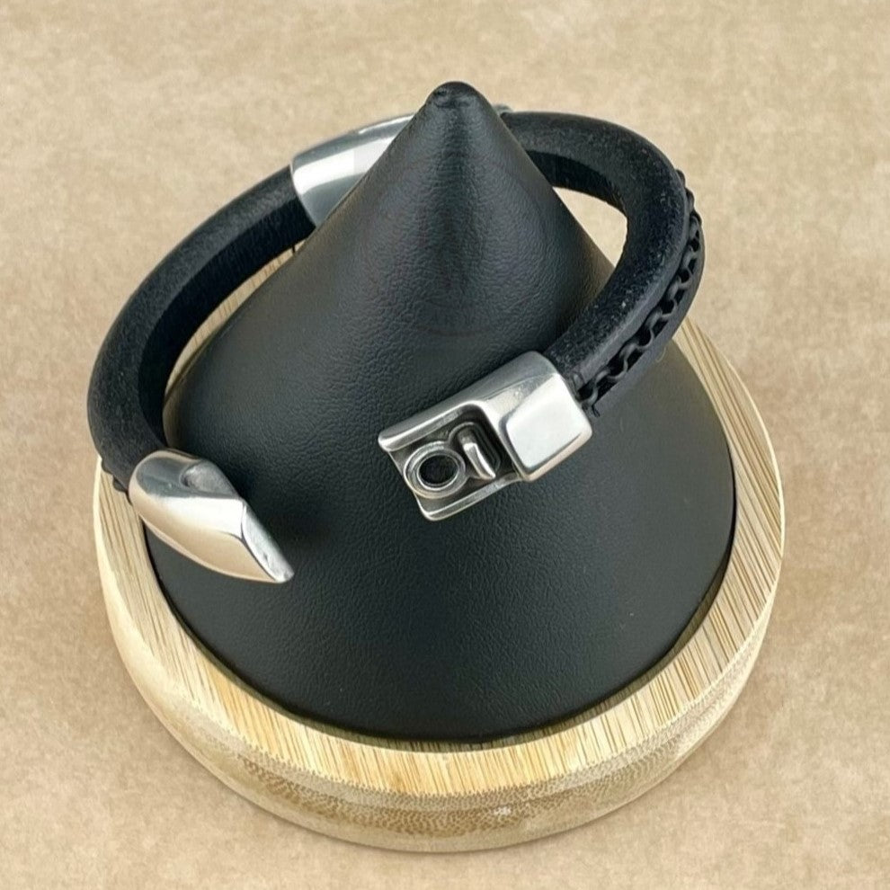 Cobo Leather Bracelet in Black Chain on Black – Double Silver Magnetic Clasps