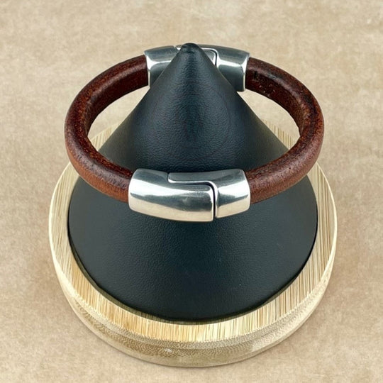 Cobo Leather Bracelet in Distressed Brown – Double Silver Magnetic Clasps