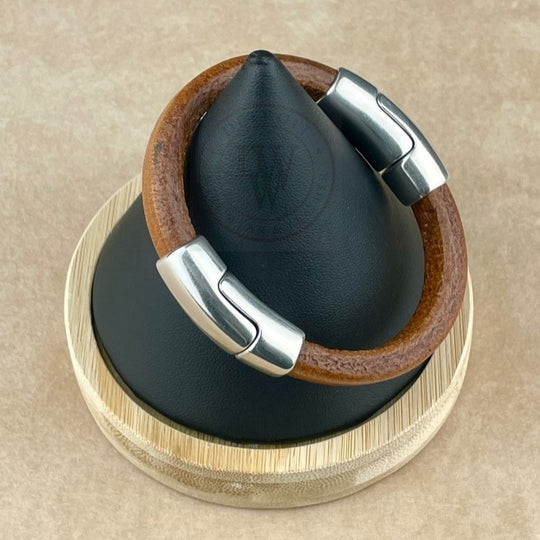 Cobo Leather Bracelet in Distressed Tobacco – Double Silver Magnetic Clasps