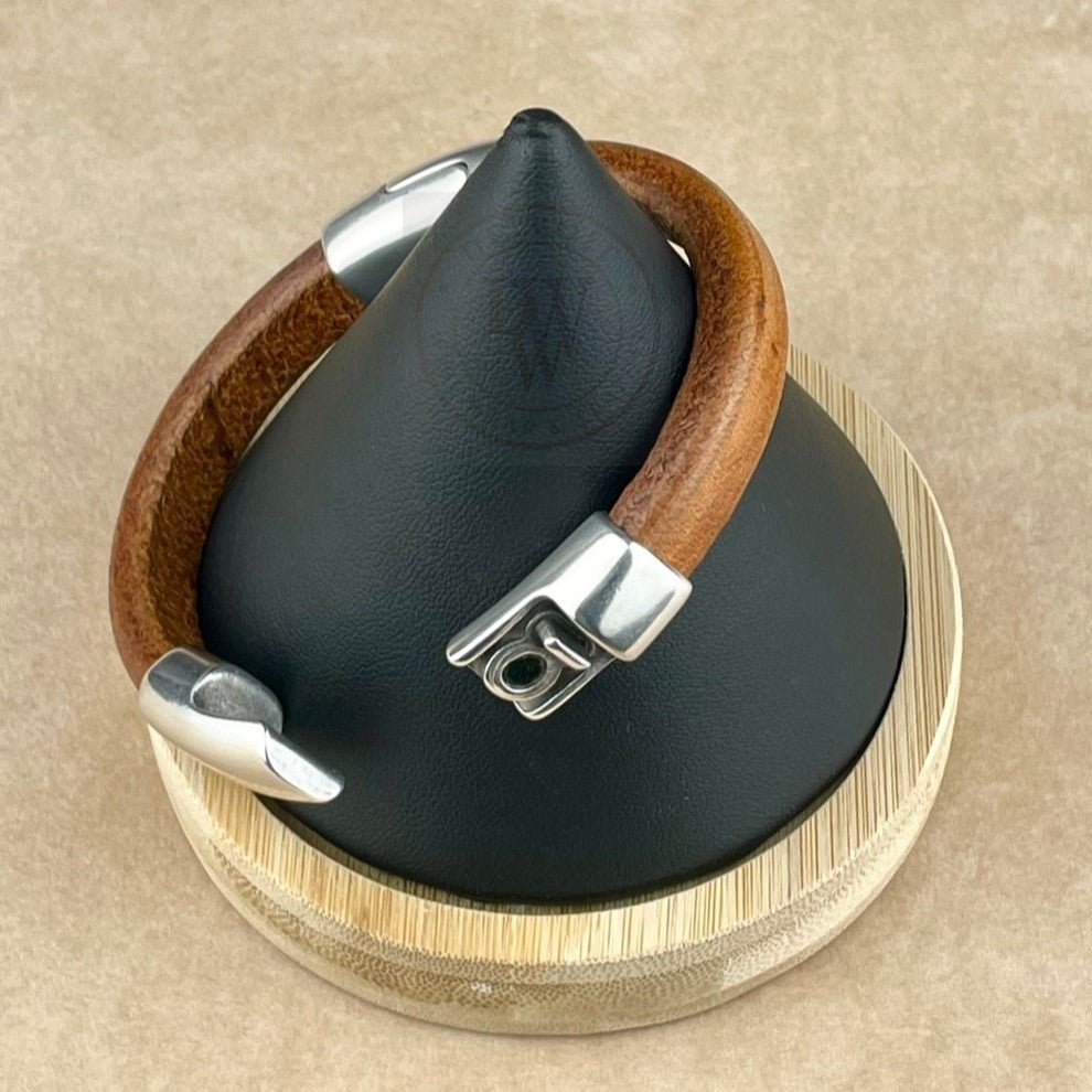 Cobo Leather Bracelet in Distressed Tobacco – Double Silver Magnetic Clasps