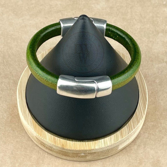 Cobo Leather Bracelet in Distressed Grass Green – Double Silver Magnetic Clasps