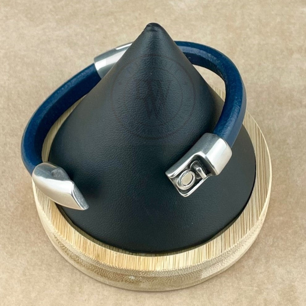 Cobo Leather Bracelet in Dark Navy Blue – Double Silver Magnetic Clasps