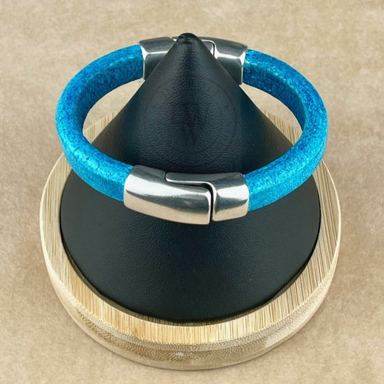 Cobo Leather Bracelet in Distressed Turquoise – Double Silver Magnetic Clasps