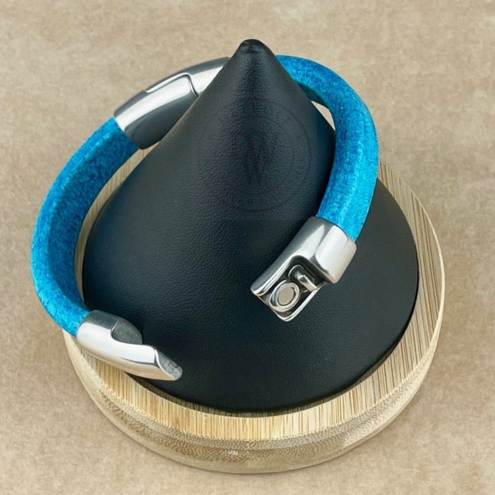 Cobo Leather Bracelet in Distressed Turquoise – Double Silver Magnetic Clasps