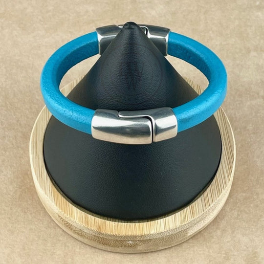 Cobo Leather Bracelet in Blue Moon – Double Silver Magnetic Clasps