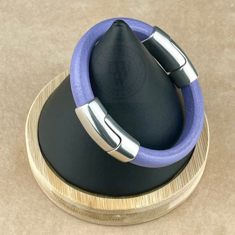 Cobo Leather Bracelet in Lilac –Double Silver Magnetic Clasps