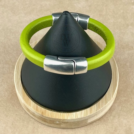 Cobo Leather Bracelet in Pistachio – Double Silver Magnetic Clasps