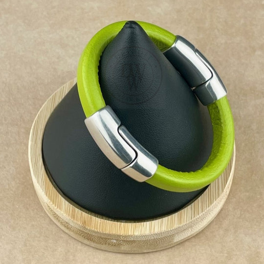 Cobo Leather Bracelet in Pistachio – Double Silver Magnetic Clasps
