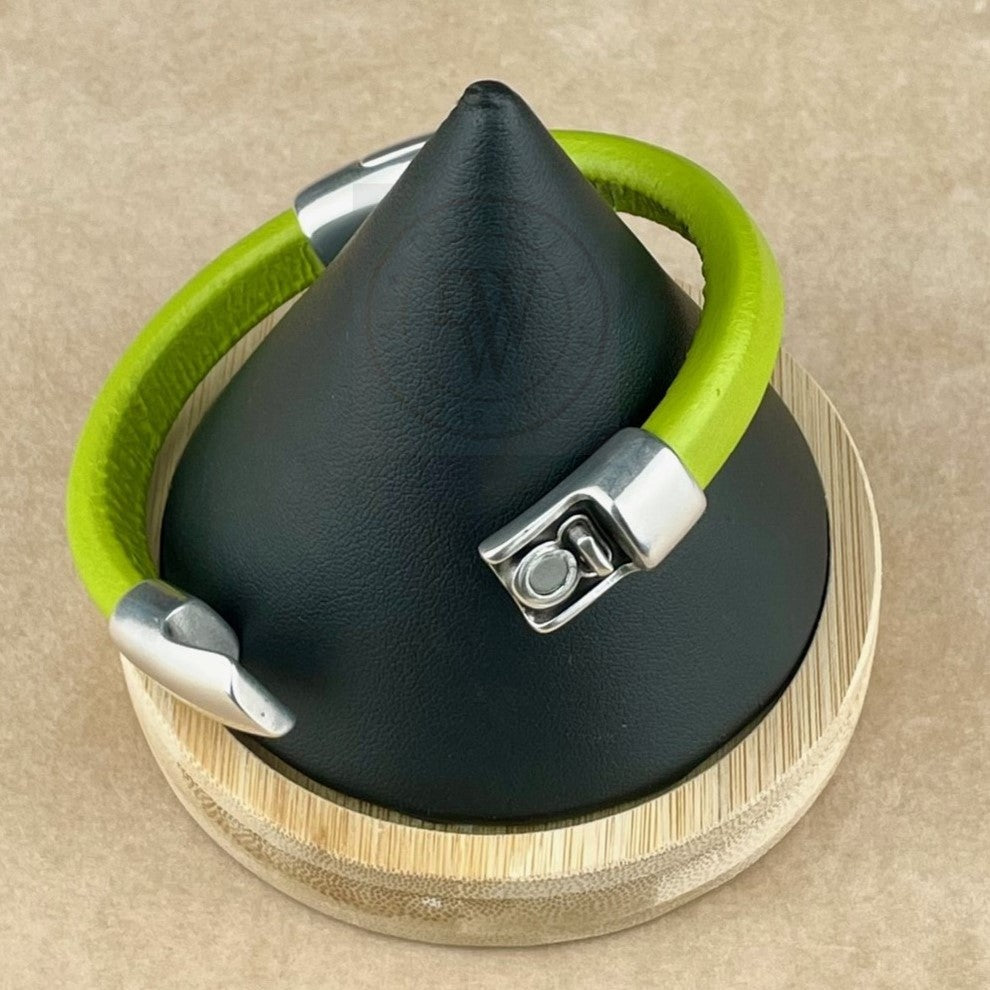 Cobo Leather Bracelet in Pistachio – Double Silver Magnetic Clasps