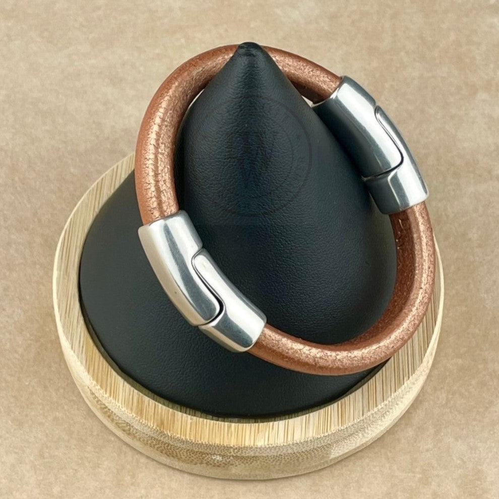 Cobo Leather Bracelet in Matte Metallic Bronze – Double Silver Magnetic Clasps