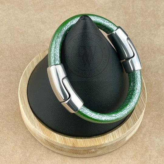 Cobo Leather Bracelet in Metallic Kelly Green –Double Silver Magnetic Clasps