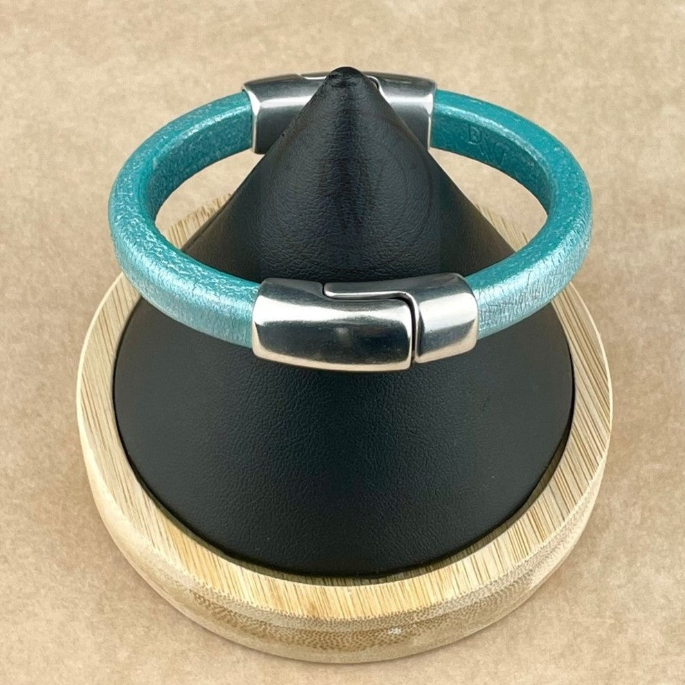 Cobo Leather Bracelet in Metallic Teal – Double Silver Magnetic Clasps