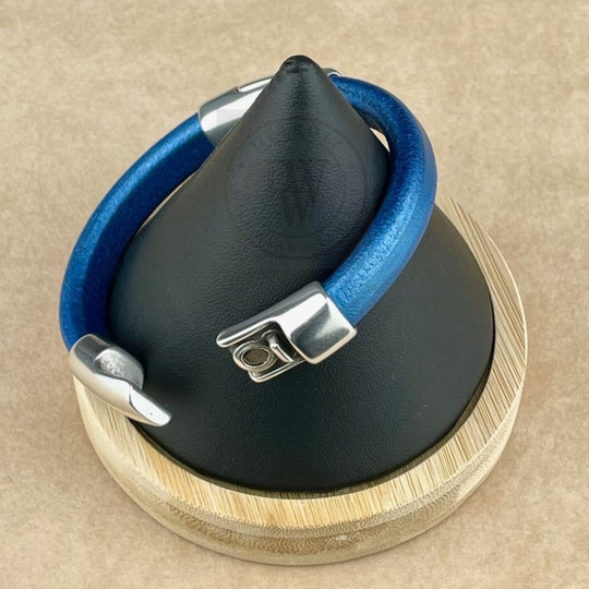 Cobo Leather Bracelet in Metallic Cobalt Blue – Double Silver Magnetic Clasps