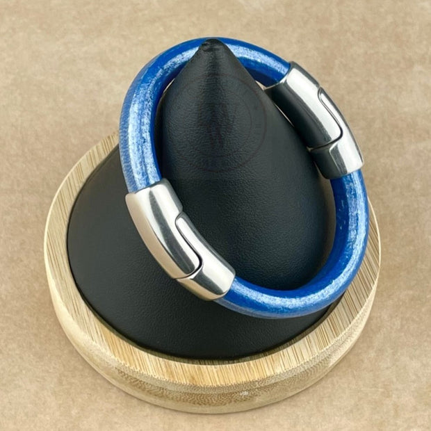 Cobo Leather Bracelet in Metallic Star Spangled Banner – Double Silver Magnetic Clasps