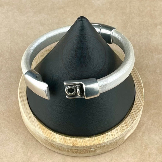 Cobo Leather Bracelet in Metallic Pearl White– Double Silver Magnetic Clasps