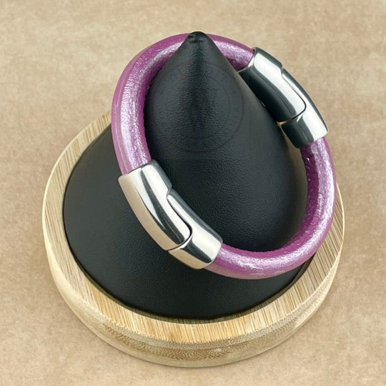 Cobo Leather Bracelet in Metallic Orchid – Double Silver Magnetic Clasps