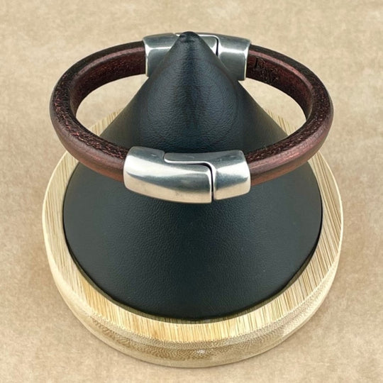 Cobo Leather Bracelet in Metallic Burgundy – Double Silver Magnetic Clasps