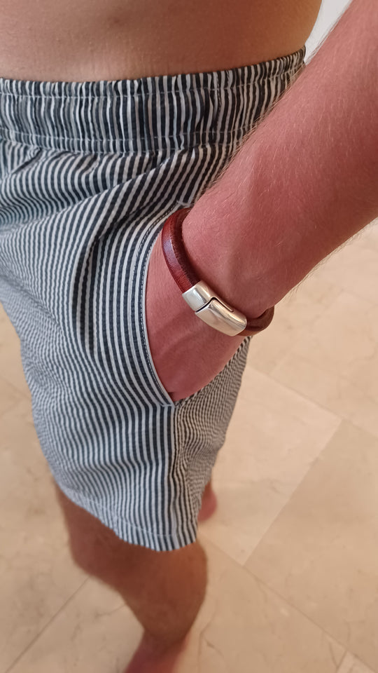 Cobo Leather Bracelet in Distressed Tobacco – Double Silver Magnetic Clasps