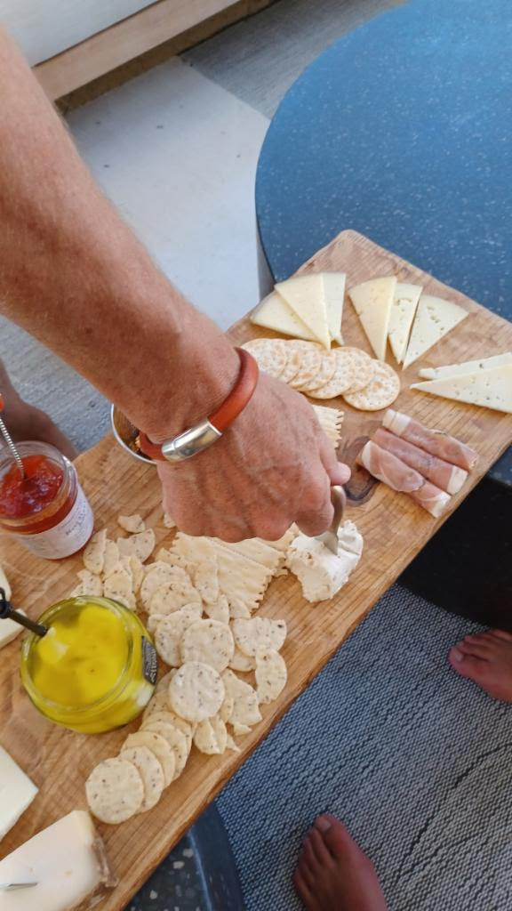 Cobo Leather Bracelet in Metallic Fuchsia – Double Silver Magnetic Clasps