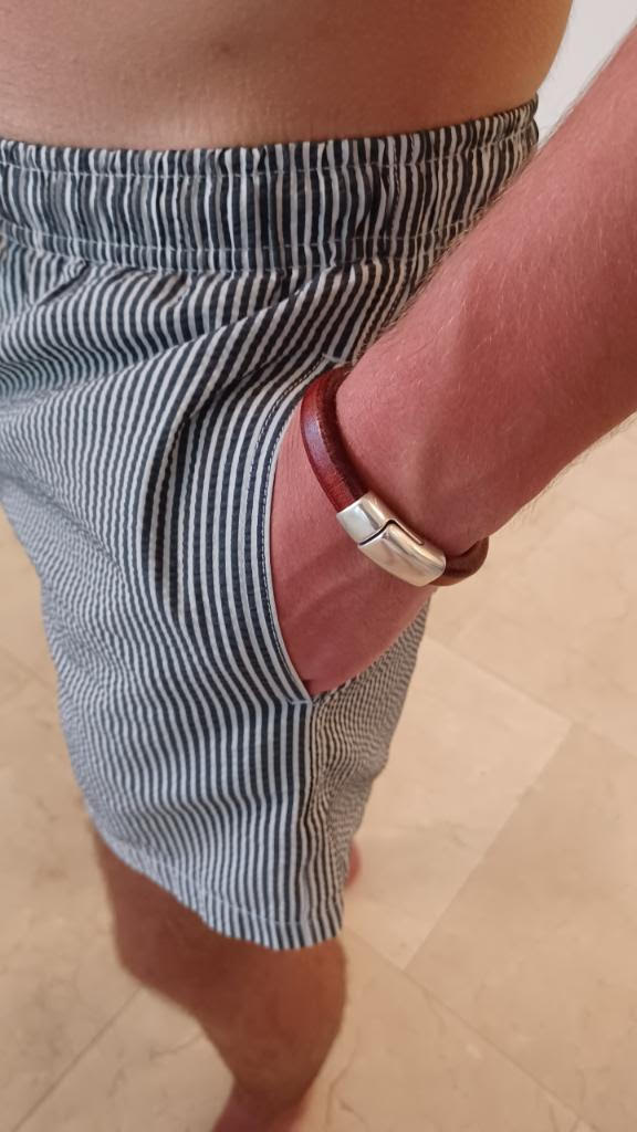 Cobo Leather Bracelet in Metallic Burgundy – Double Silver Magnetic Clasps