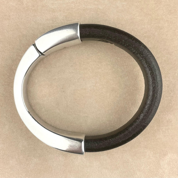 Black Leather Unisex Arena Bracelet with <strong>Single</strong> Antique Silver Magnetic Clasp