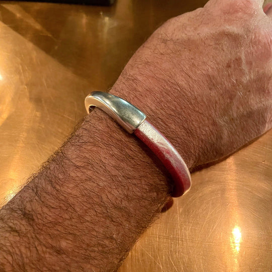 Arena Leather Bracelet in Black –Silver Magnetic Clasp