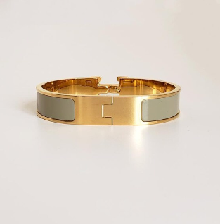 Grey Buckle H Bracelet