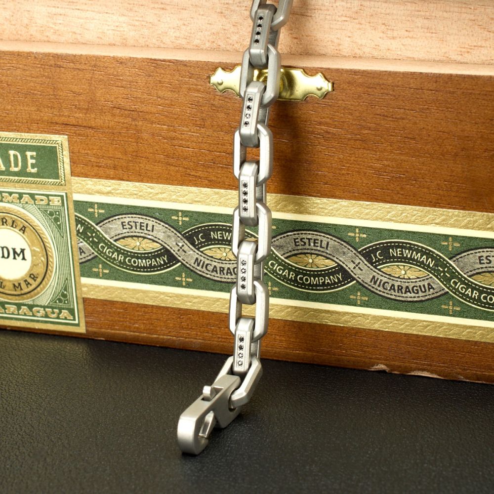 Men's 8mm Matte Stainless Steel Interlock Link Bracelet with Black Spinel