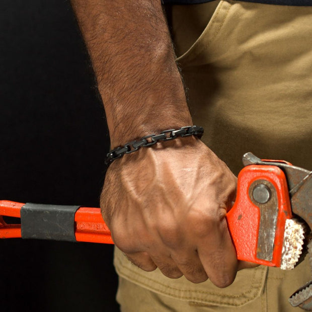 Men's Black IP Steel Interlock Link Bracelet with Black Spinel – 7.5mm Matte Finish